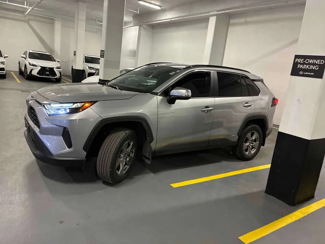 Toyota Rav4 * Hybrid XLE * CARFAX * ОТ ПРЕДСТАВИТЕЛСТВО, снимка 2 - Автомобили и джипове - 54920269