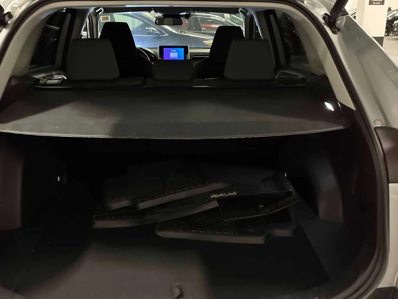 Toyota Rav4 * Hybrid XLE * CARFAX * ОТ ПРЕДСТАВИТЕЛСТВО, снимка 13 - Автомобили и джипове - 54920269