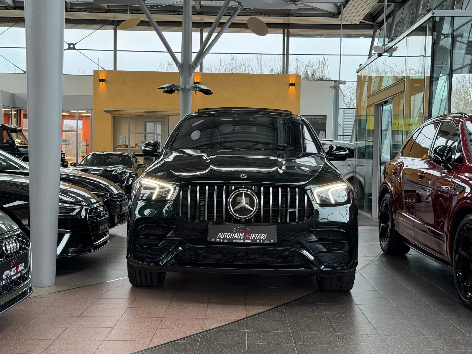 Mercedes-Benz GLE 63 S AMG COUPE/612HP/PANO/360/HUD/BURM/CARBON/510z, снимка 2 - Автомобили и джипове - 55119171
