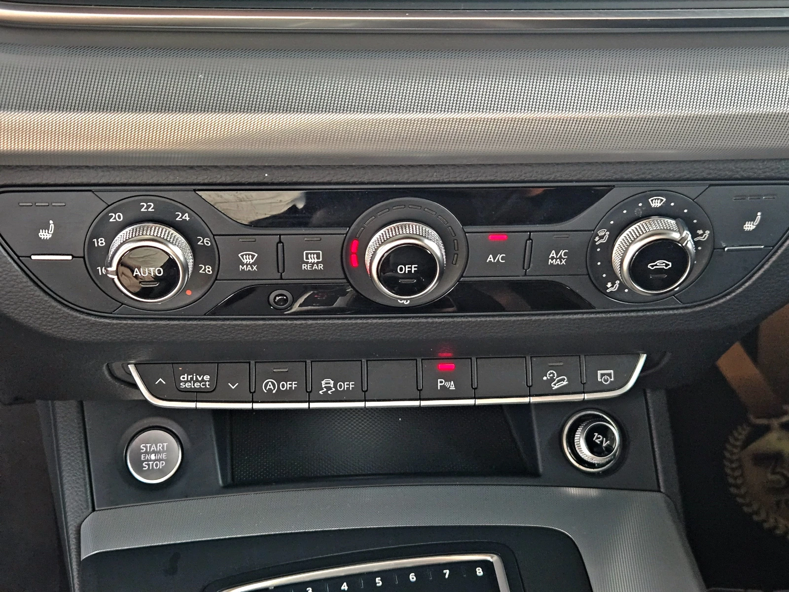 Audi Q5 S-LINE/AIR/DIGITAL/DISTRONIC/ПОДГРЕВ/SIDE AS/LIZIN, снимка 11 - Автомобили и джипове - 55569193