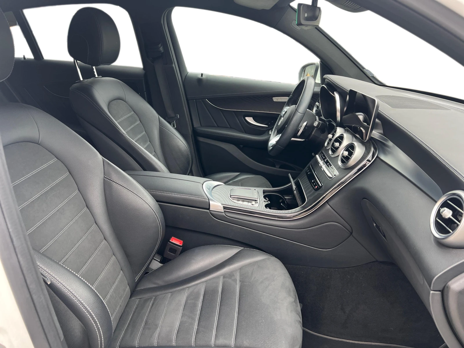 Mercedes-Benz GLC 300 4MATIC Coupе, снимка 11 - Автомобили и джипове - 56736244