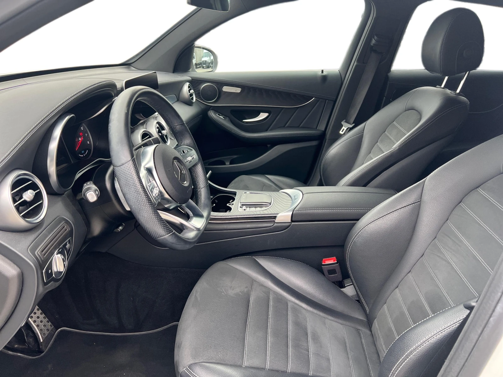 Mercedes-Benz GLC 300 4MATIC Coupе, снимка 8 - Автомобили и джипове - 56736244