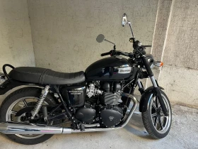 Снимка Triumph Bonneville