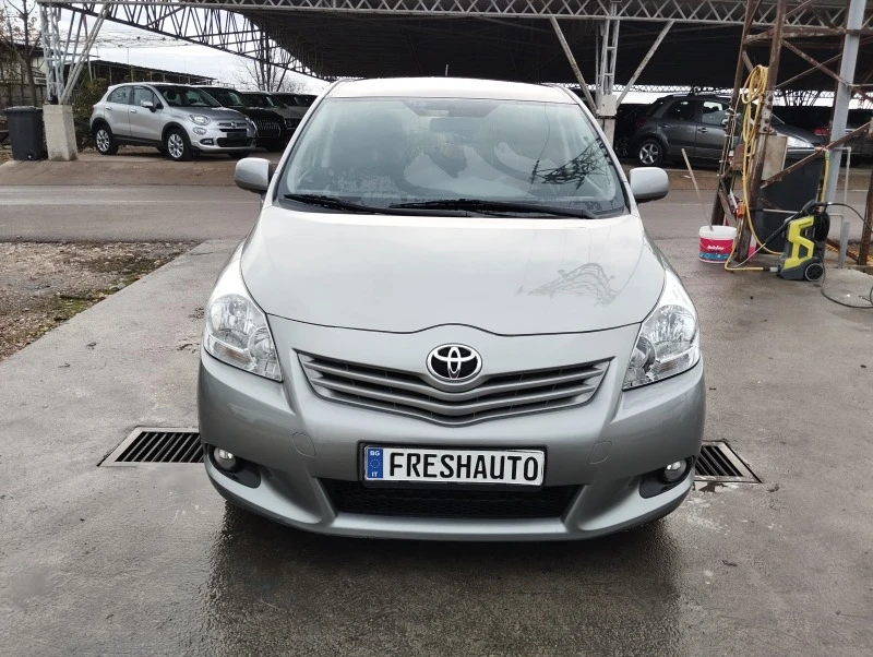 Toyota Verso 2.0D4D Панорама 6+1, снимка 1 - Автомобили и джипове - 43397675