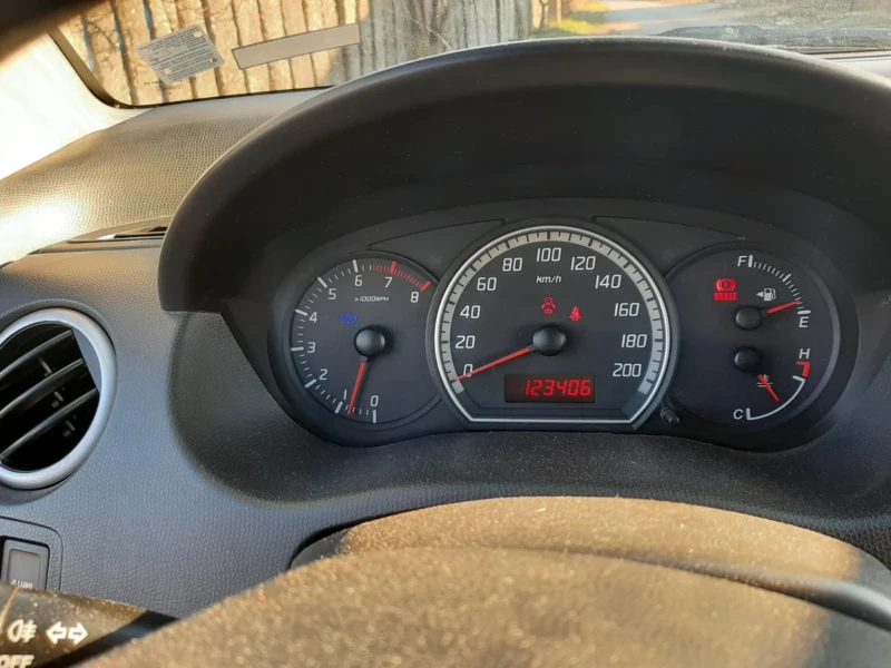 Suzuki Swift, снимка 5 - Автомобили и джипове - 49536389