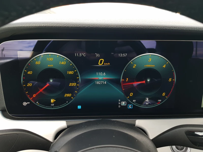 Mercedes-Benz E 220 D 4matic AMG FACELIFT /07/2021 г. ЛИЗИНГ, снимка 16 - Автомобили и джипове - 53245007