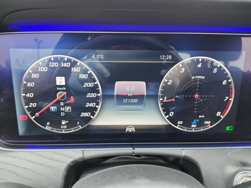 Mercedes-Benz E 300 CARFAX, снимка 9 - Автомобили и джипове - 53283281