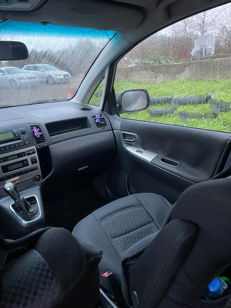 Toyota Corolla verso, снимка 8 - Автомобили и джипове - 53432986