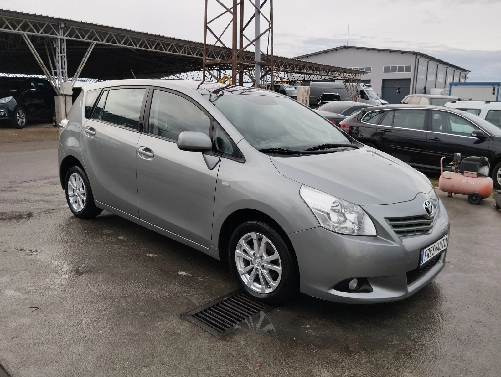 Toyota Verso 2.0D4D Панорама 6+1 - изображение 3