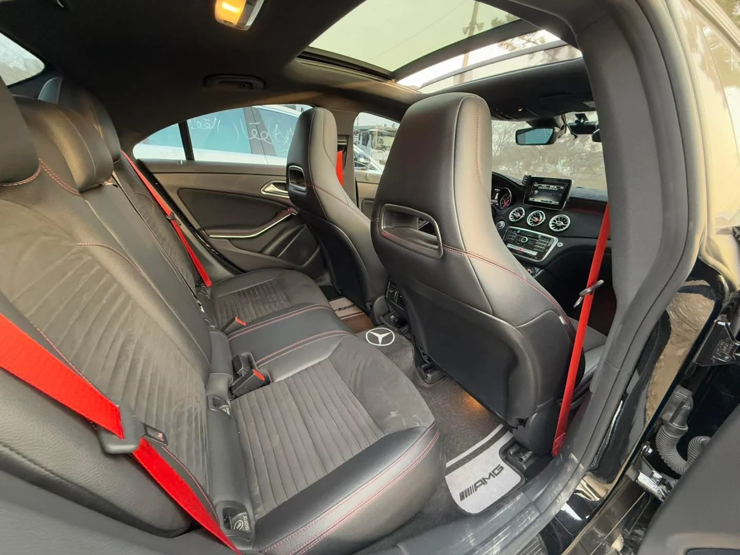 Mercedes-Benz CLA 45 AMG  Editions 1 - изображение 10
