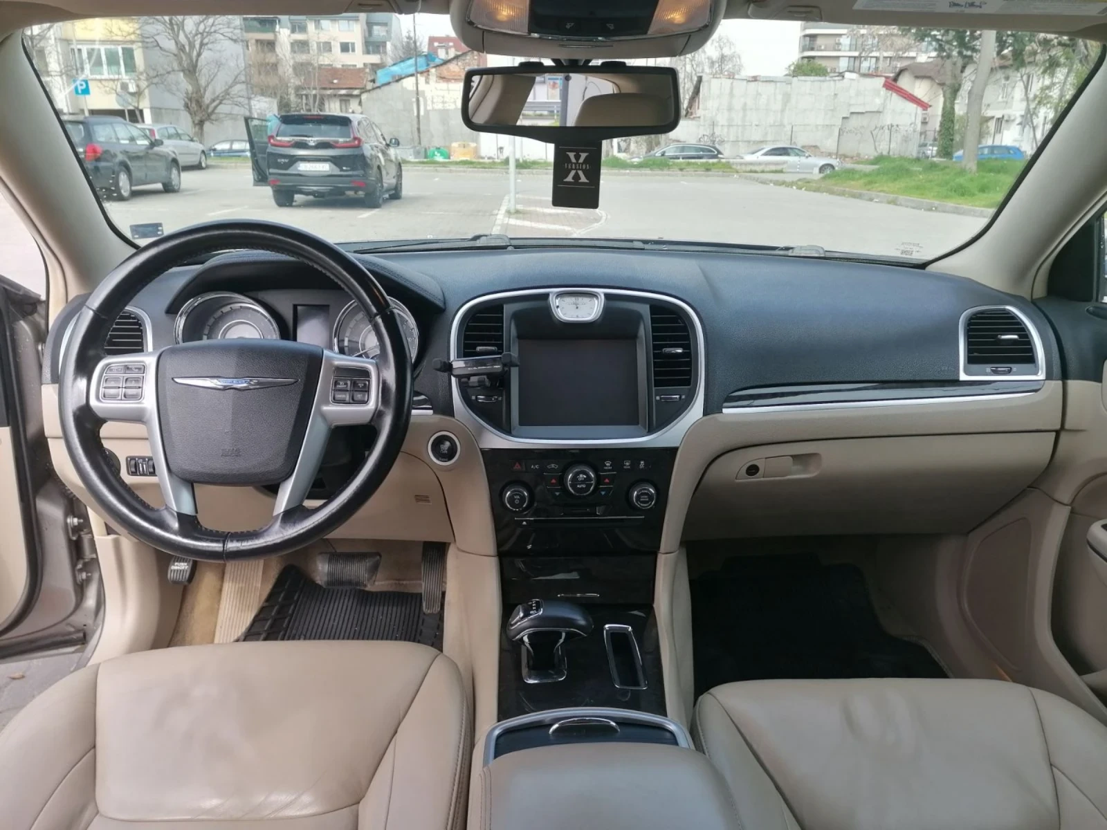 Chrysler 300c 3.6, снимка 13 - Автомобили и джипове - 54237379
