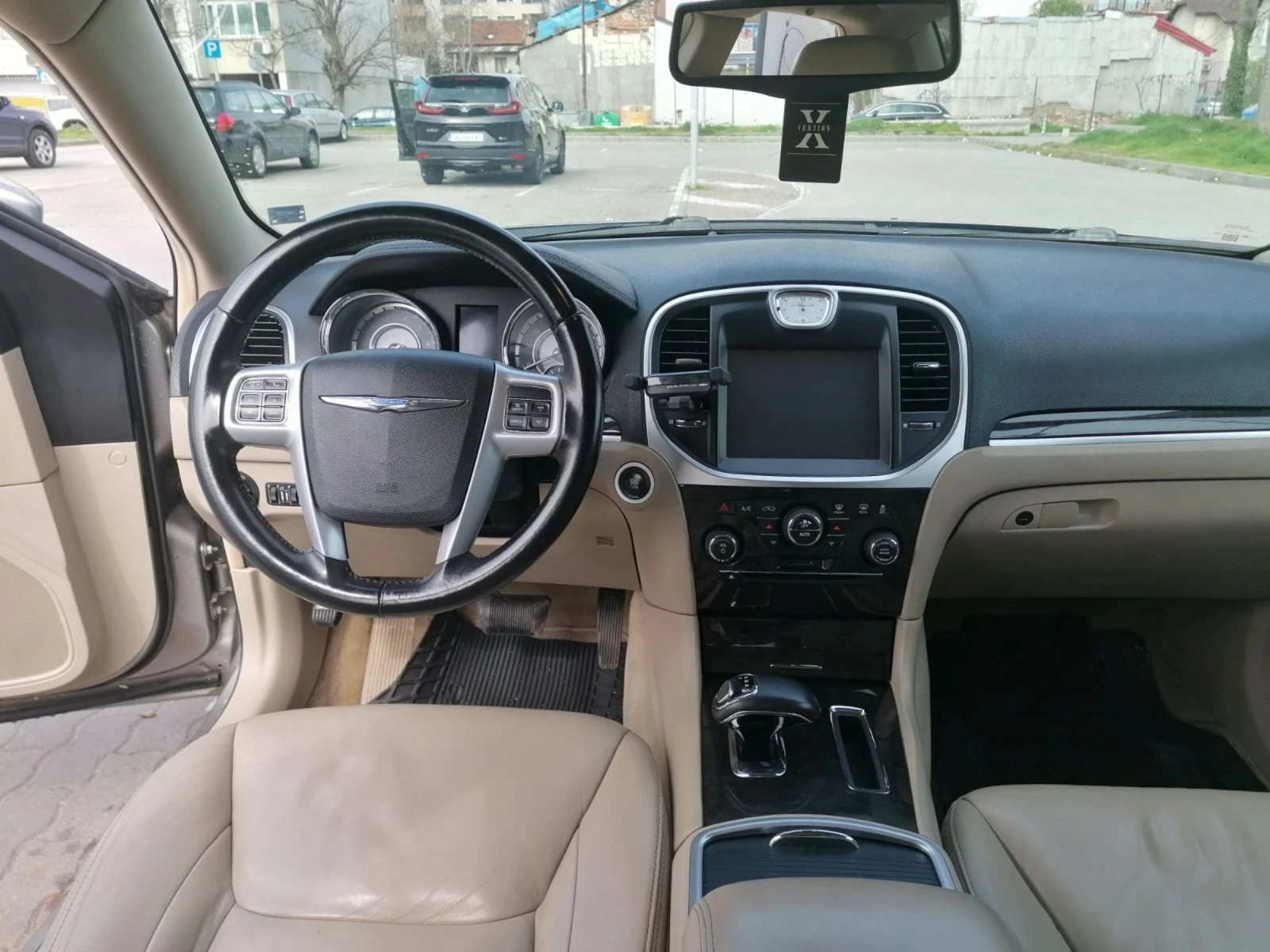 Chrysler 300c 3.6, снимка 9 - Автомобили и джипове - 54237379