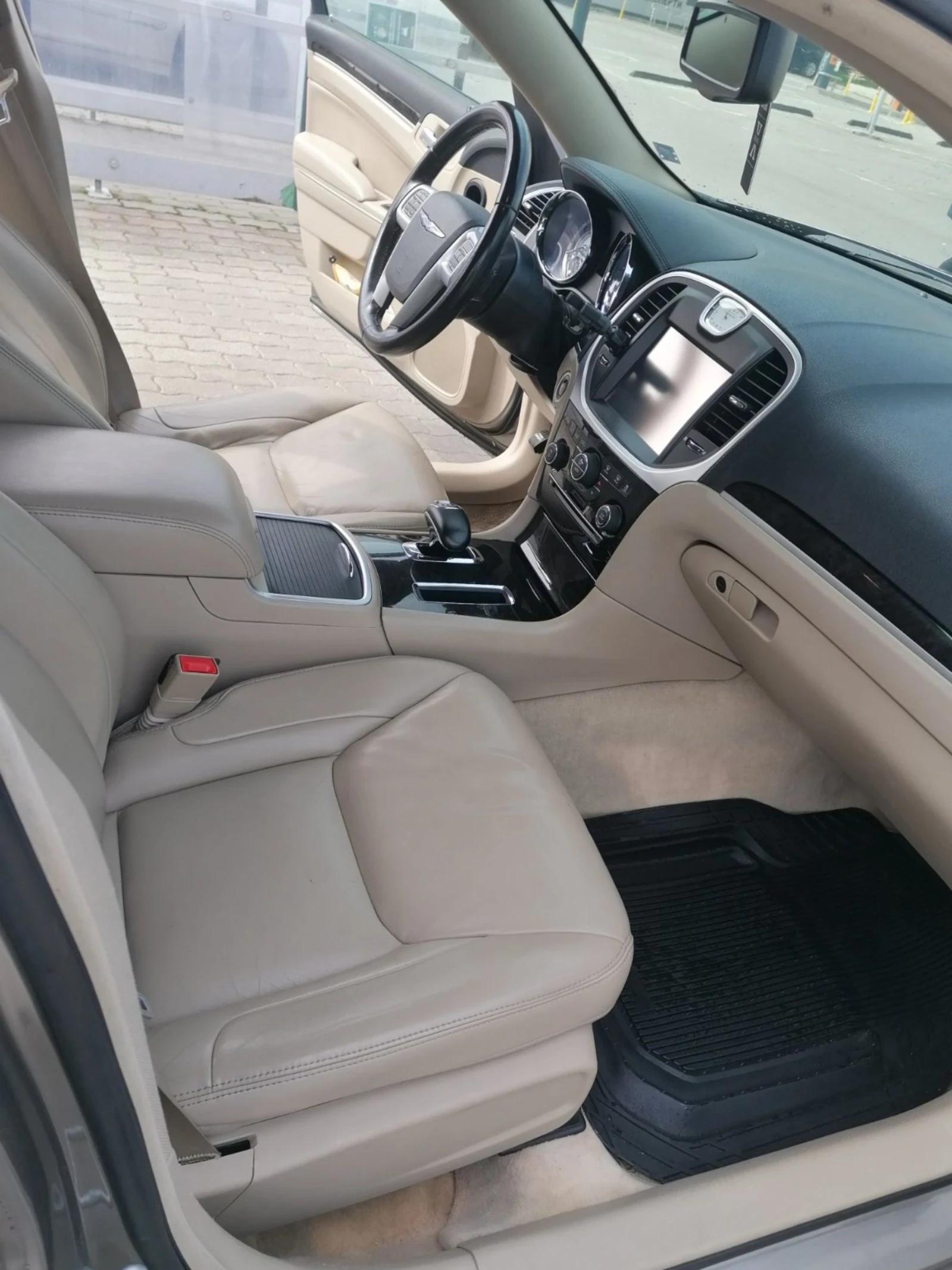 Chrysler 300c 3.6, снимка 17 - Автомобили и джипове - 54237379