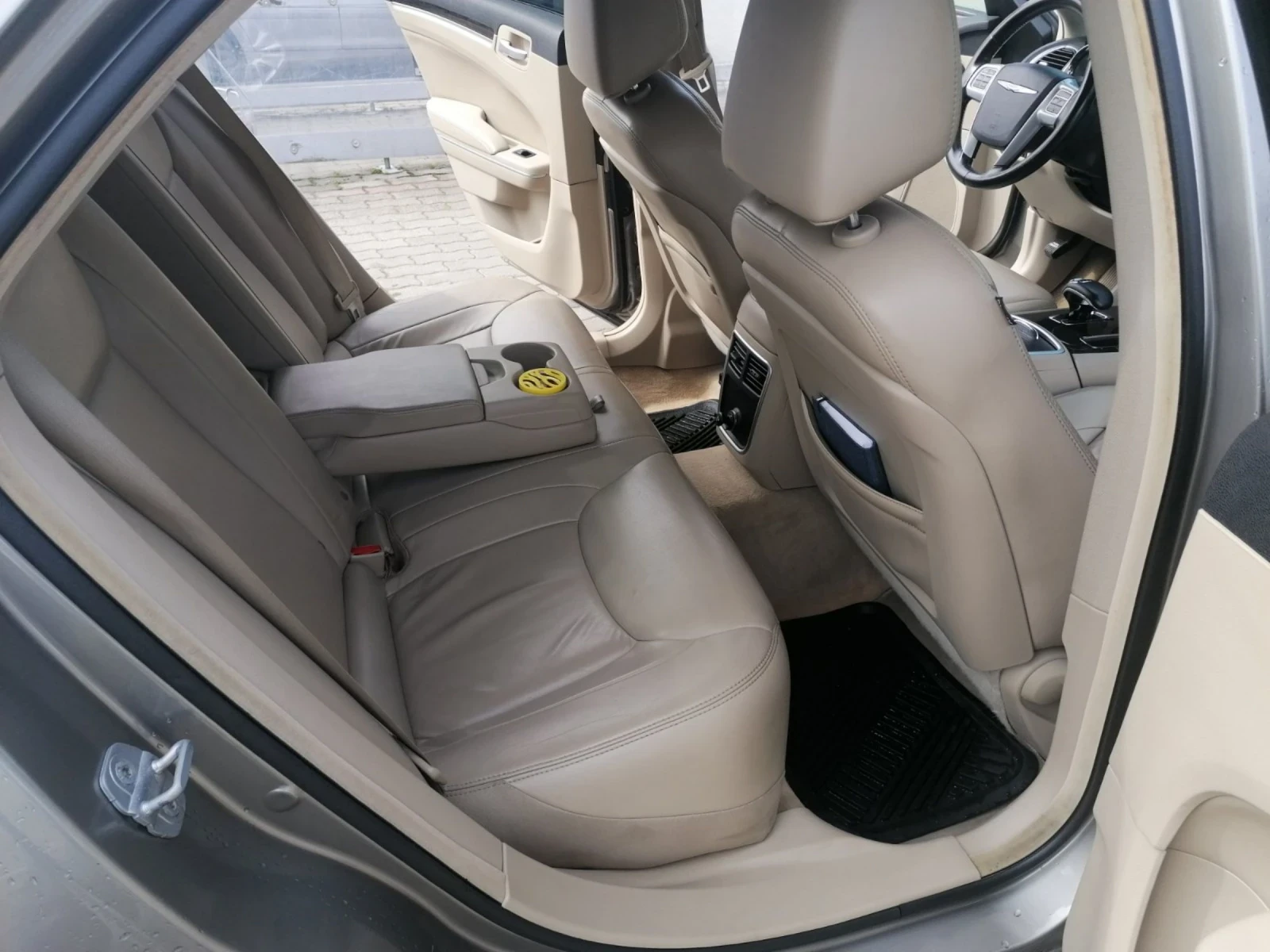 Chrysler 300c 3.6, снимка 16 - Автомобили и джипове - 54237379