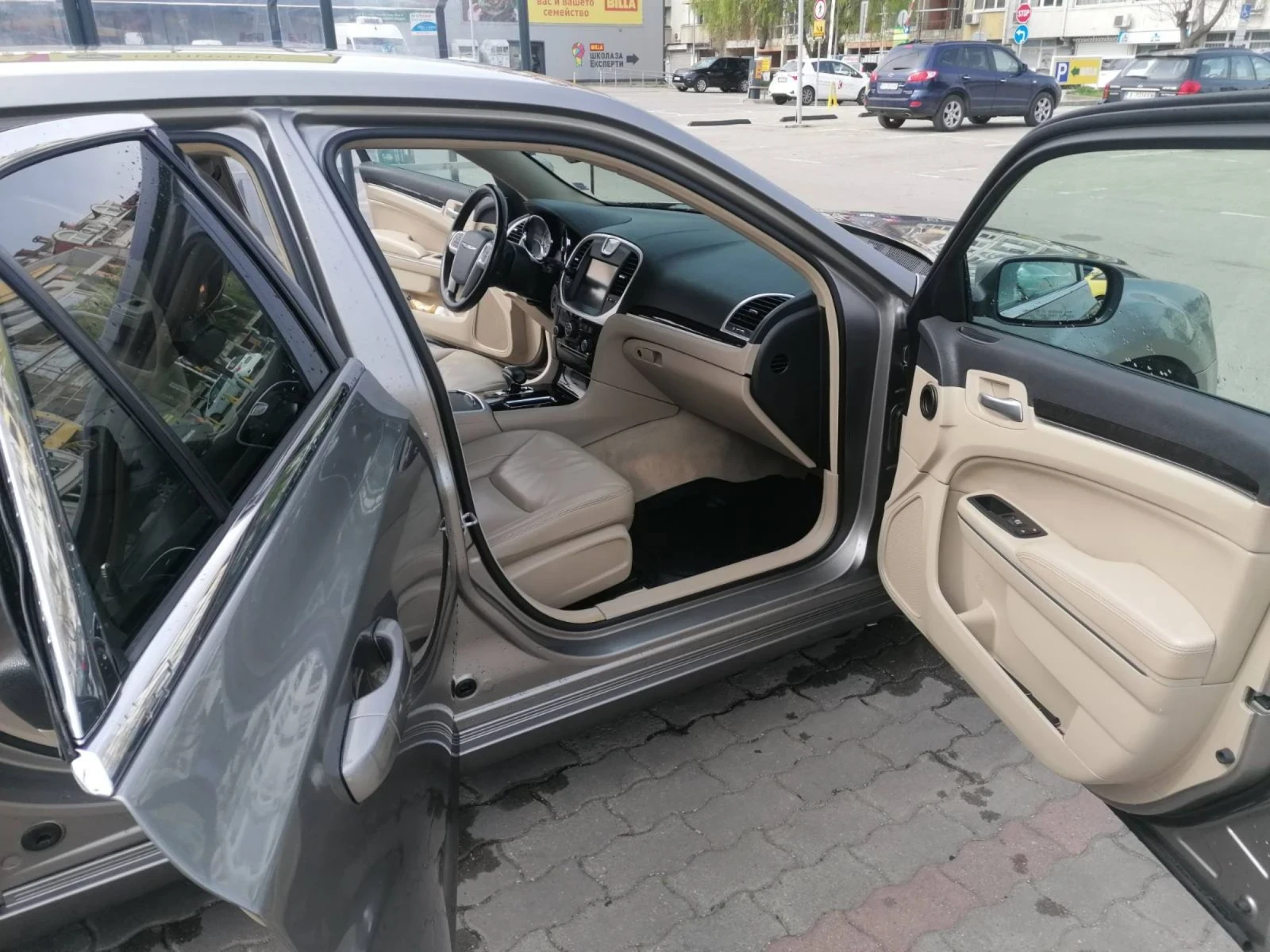 Chrysler 300c 3.6, снимка 12 - Автомобили и джипове - 54237379