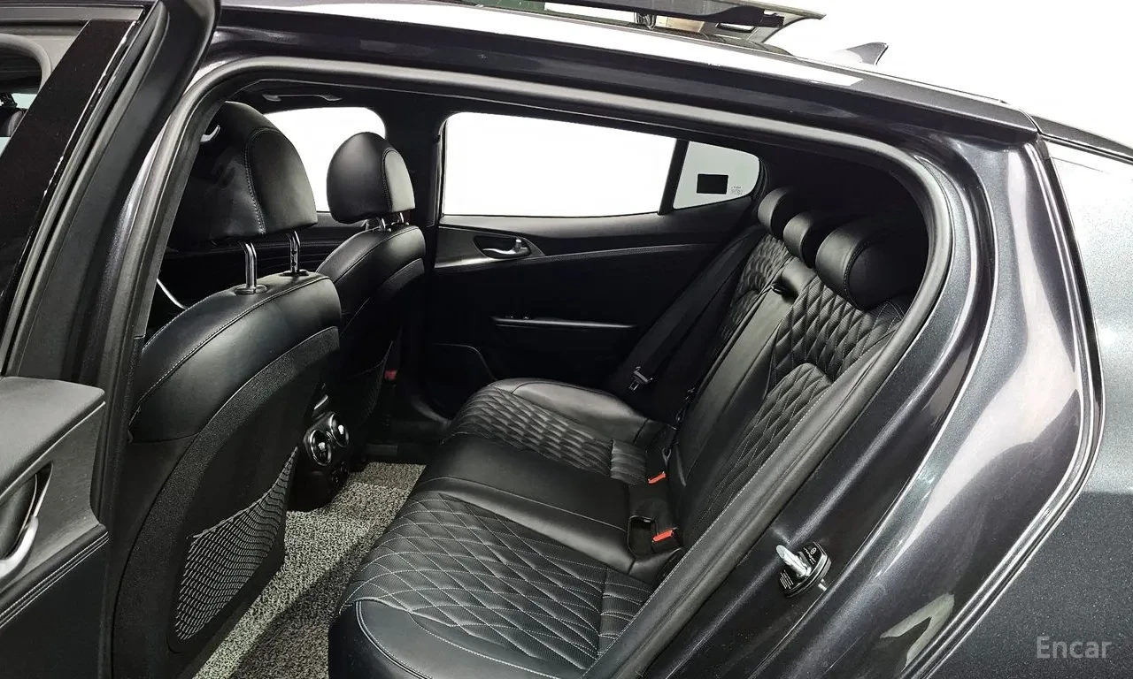 Kia Stinger GT AWD* HEAD-UP* ПОДГРЕВ* ОБДУХВАНЕ* 360 КАМЕРИ, снимка 14 - Автомобили и джипове - 54354897