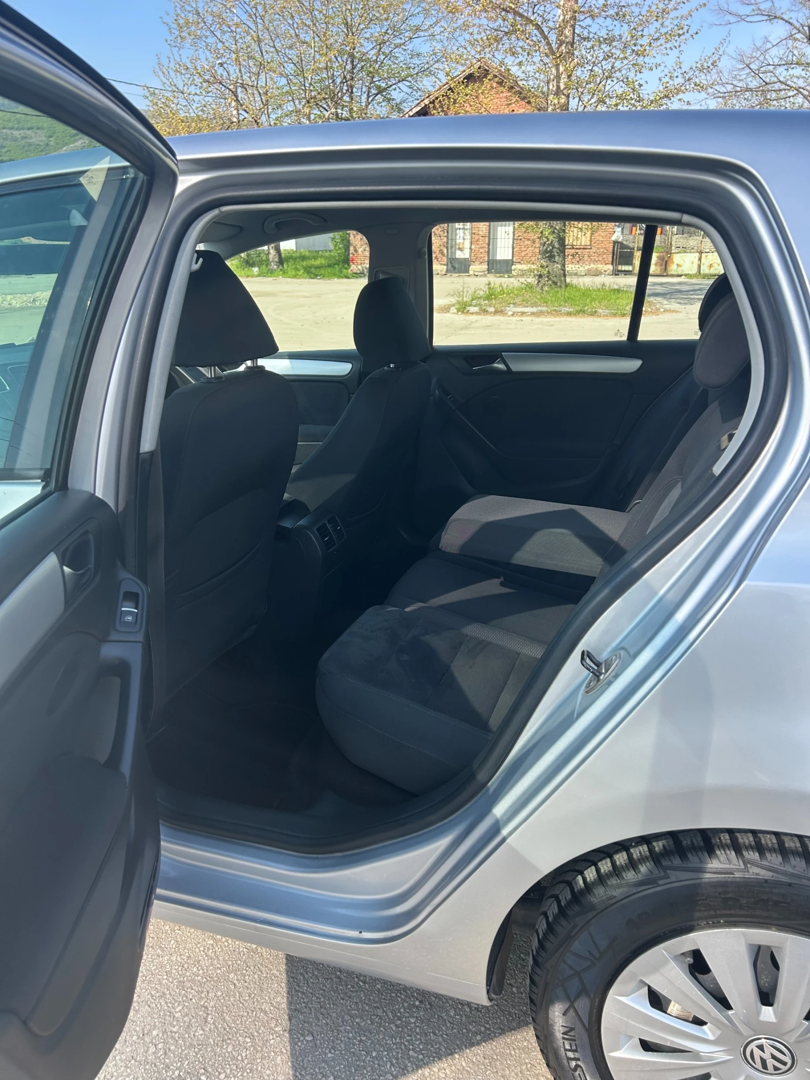 VW Golf 1.6 BIFUEL HIGHLINE, снимка 4 - Автомобили и джипове - 54383433