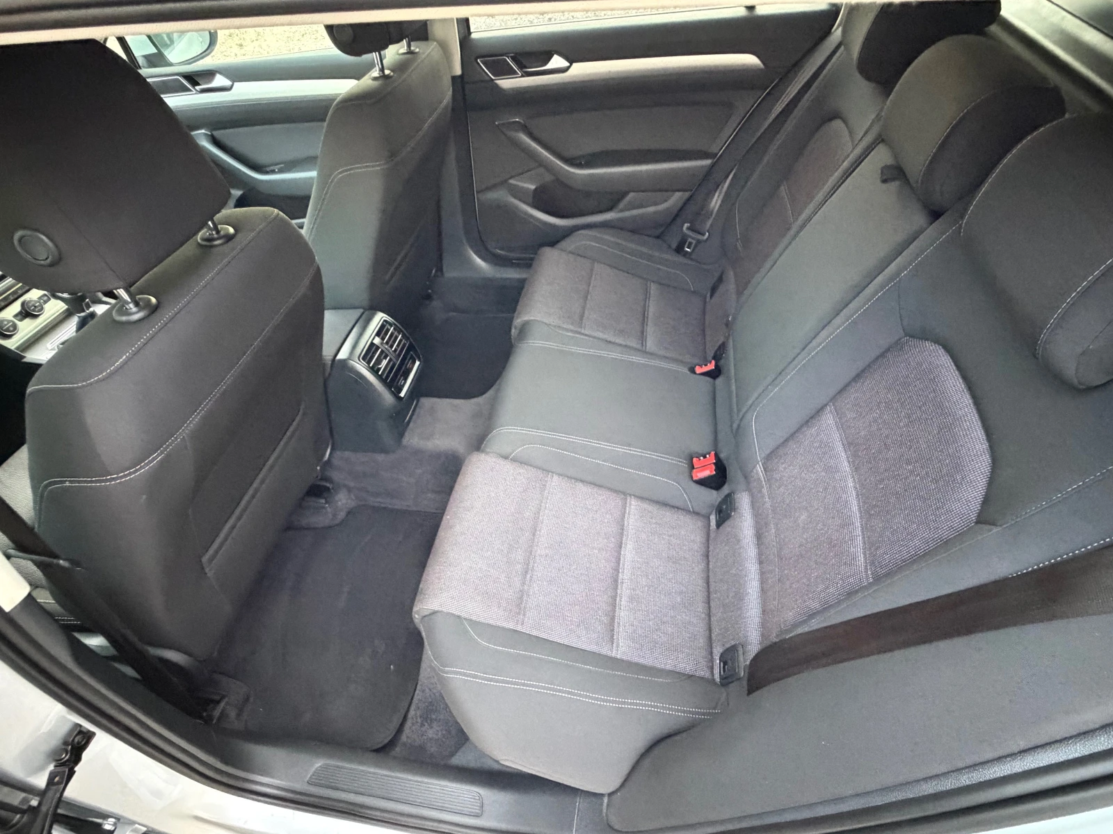 VW Passat 2.0TDI* NAVI* 203500KM* EVRO6* , снимка 8 - Автомобили и джипове - 54441698