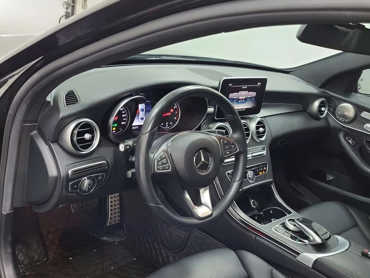 Mercedes-Benz C 300 * CARFAX * Без инциденти * 55k km! * , снимка 6 - Автомобили и джипове - 55103901