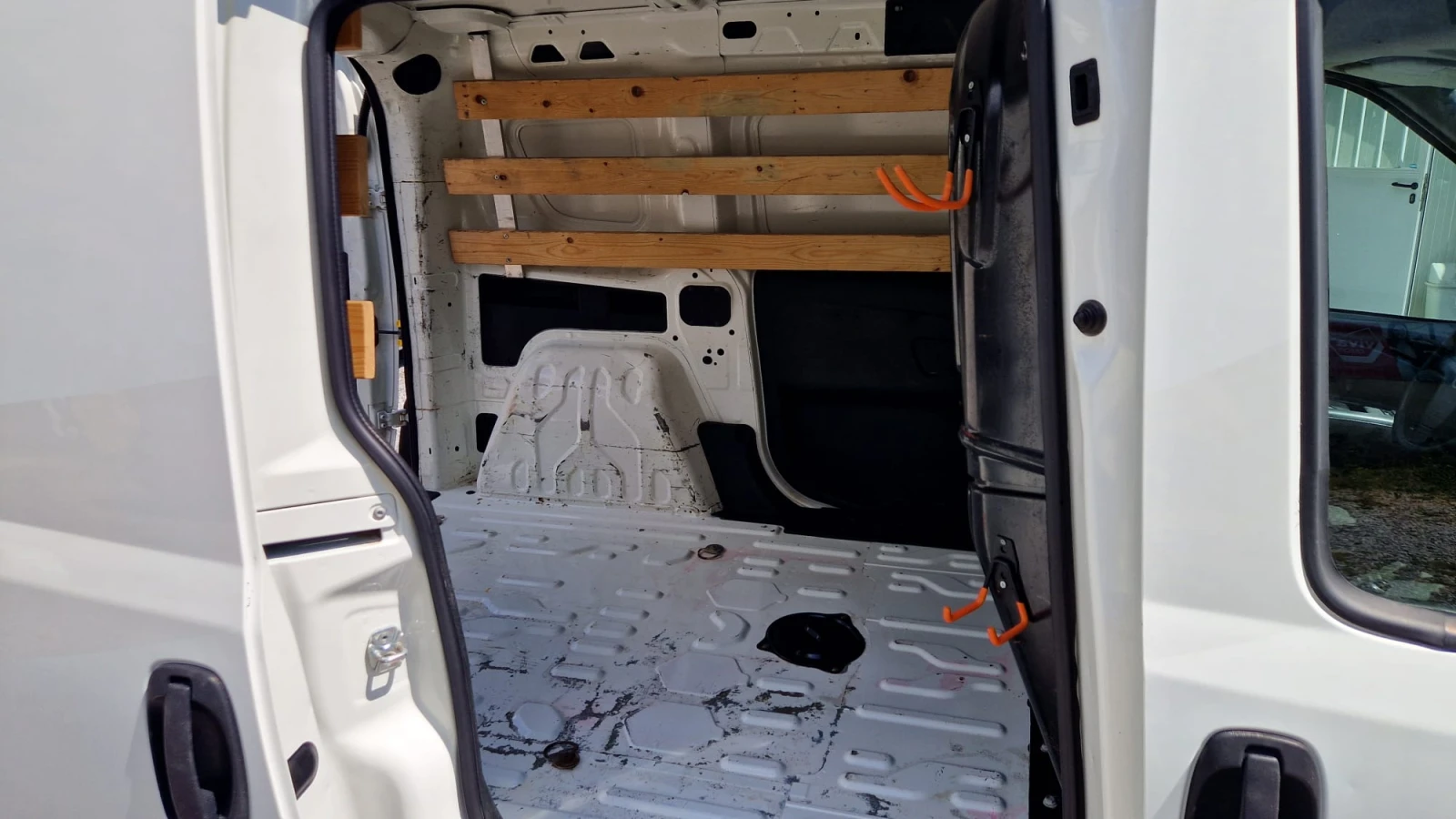 Opel Combo 1.3 M-jet 90 кс., снимка 10 - Автомобили и джипове - 55154794