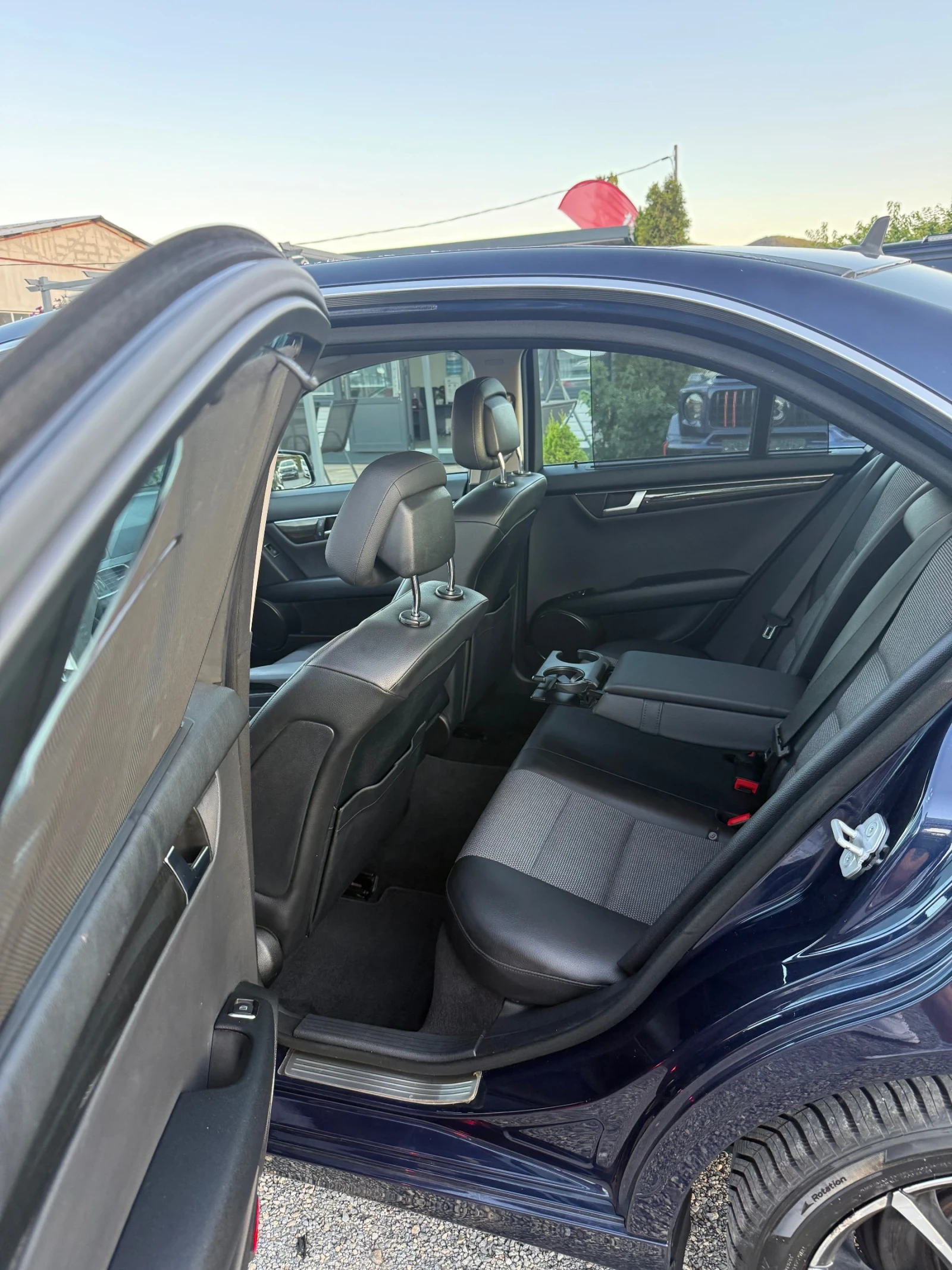 Mercedes-Benz 220 2.2 CDI, снимка 10 - Автомобили и джипове - 55239957