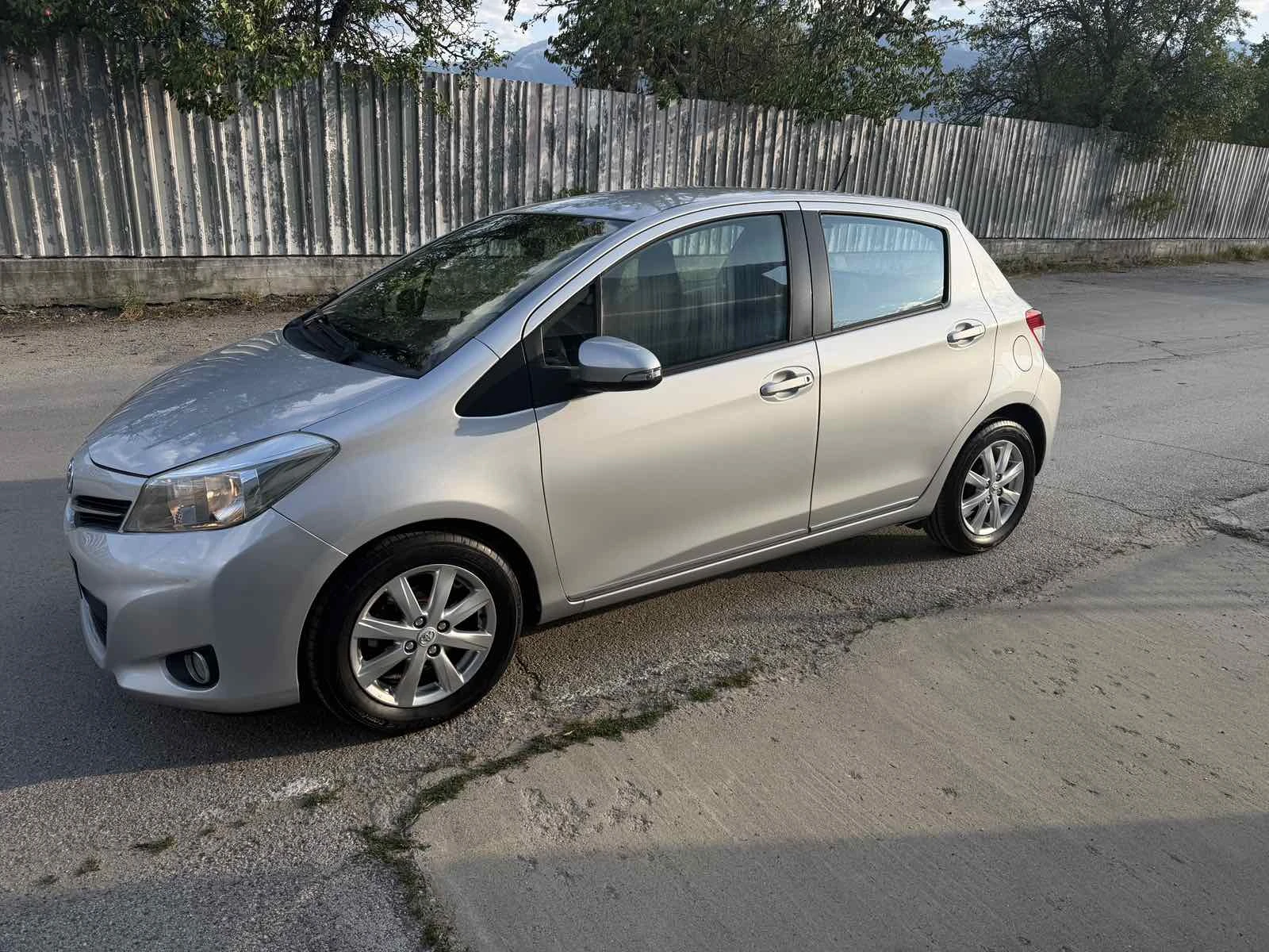 Toyota Yaris NAVI, CAMERA, AUTOPILOT, снимка 2 - Автомобили и джипове - 55407062