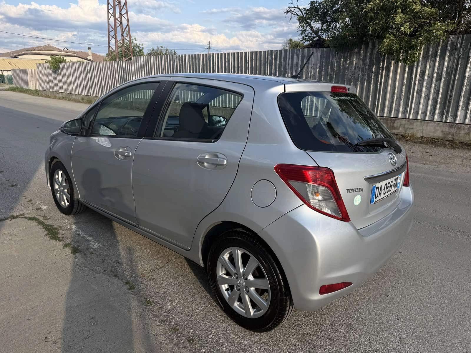 Toyota Yaris NAVI, CAMERA, AUTOPILOT, снимка 3 - Автомобили и джипове - 55407062