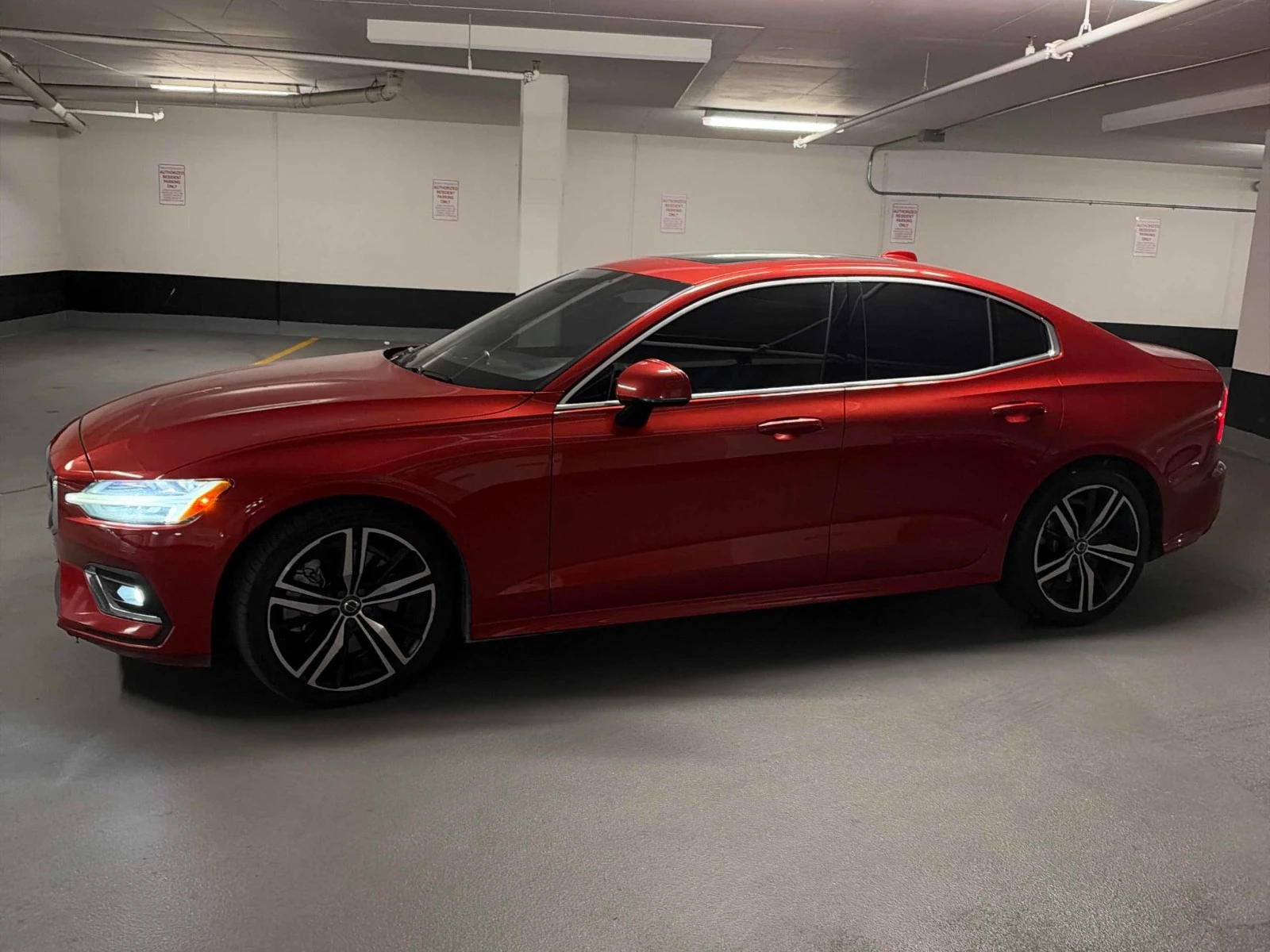 Volvo S60 Inscription Автокредит Цена до България, снимка 2 - Автомобили и джипове - 56180118