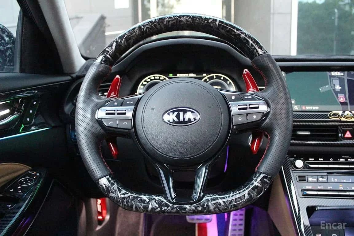 Kia K7 3.0 GDI Signature| Akrapovic| Carbon Interior| , снимка 11 - Автомобили и джипове - 56217010