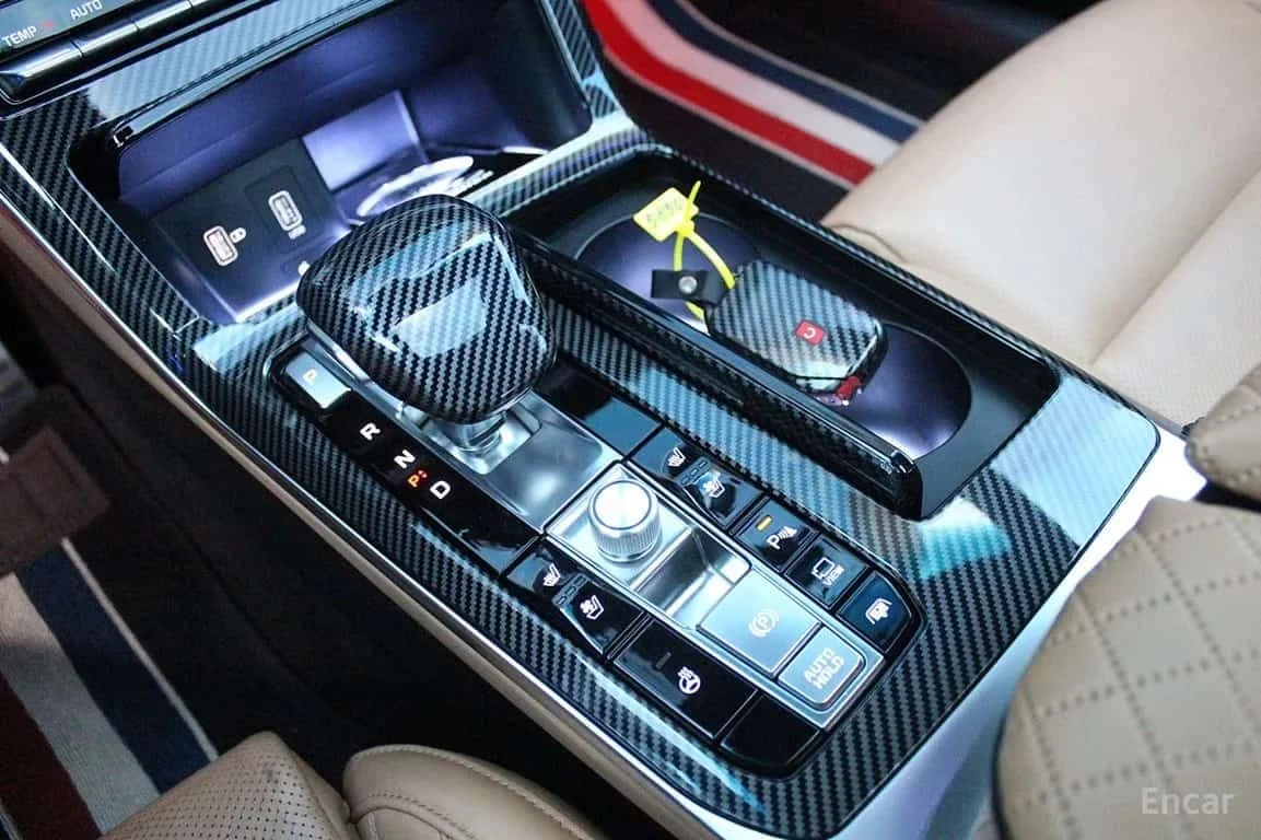 Kia K7 3.0 GDI Signature| Akrapovic| Carbon Interior| , снимка 14 - Автомобили и джипове - 56217010