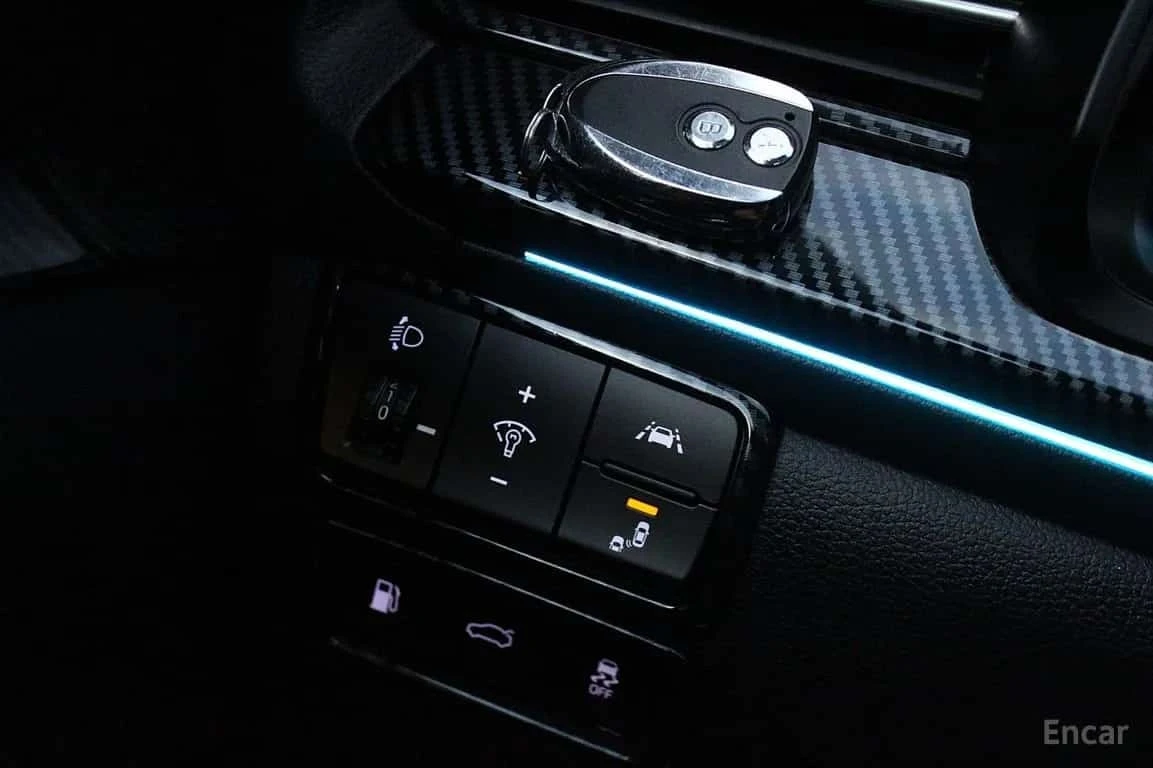 Kia K7 3.0 GDI Signature| Akrapovic| Carbon Interior| , снимка 10 - Автомобили и джипове - 56217010