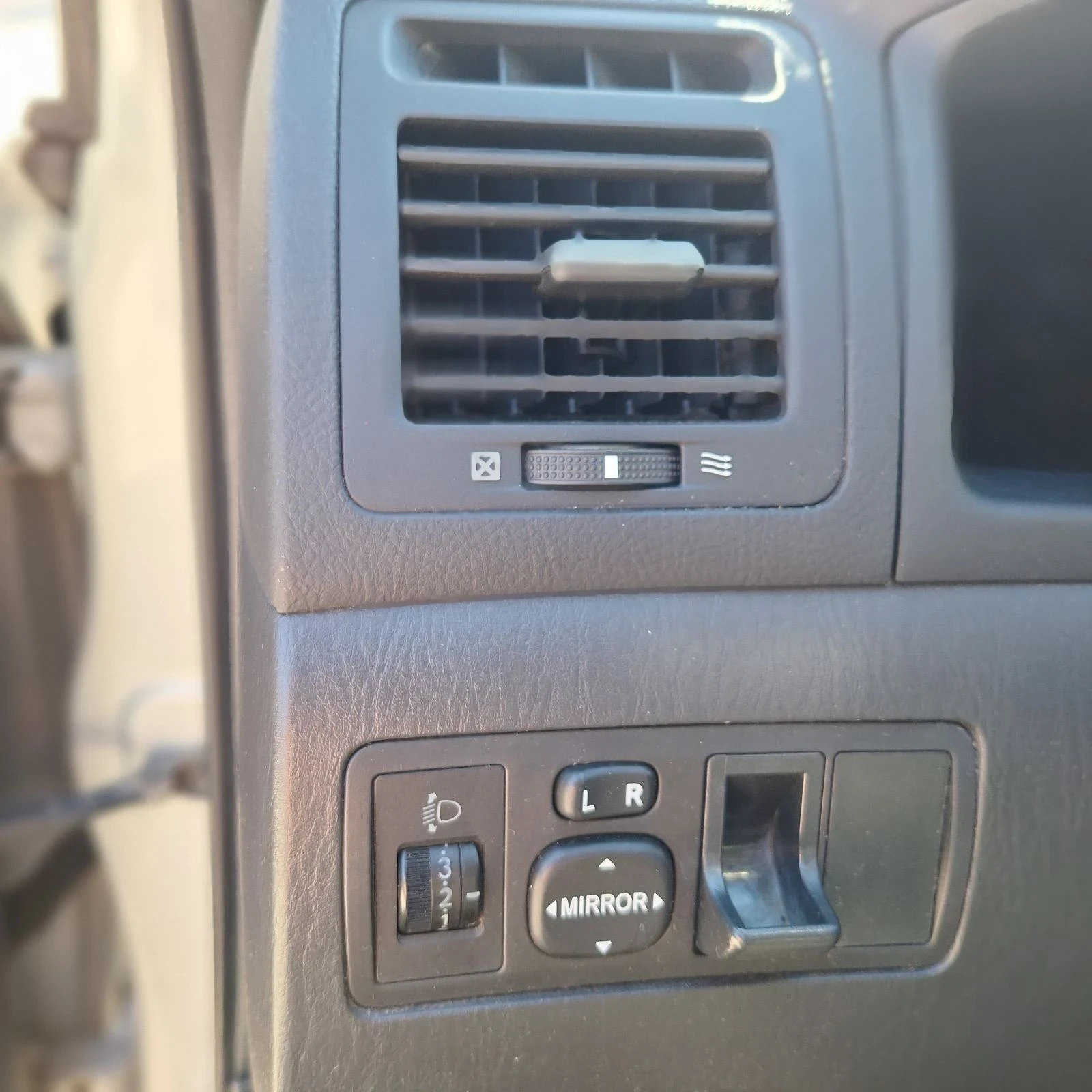 Toyota Corolla verso 1, 6, снимка 5 - Автомобили и джипове - 56346905