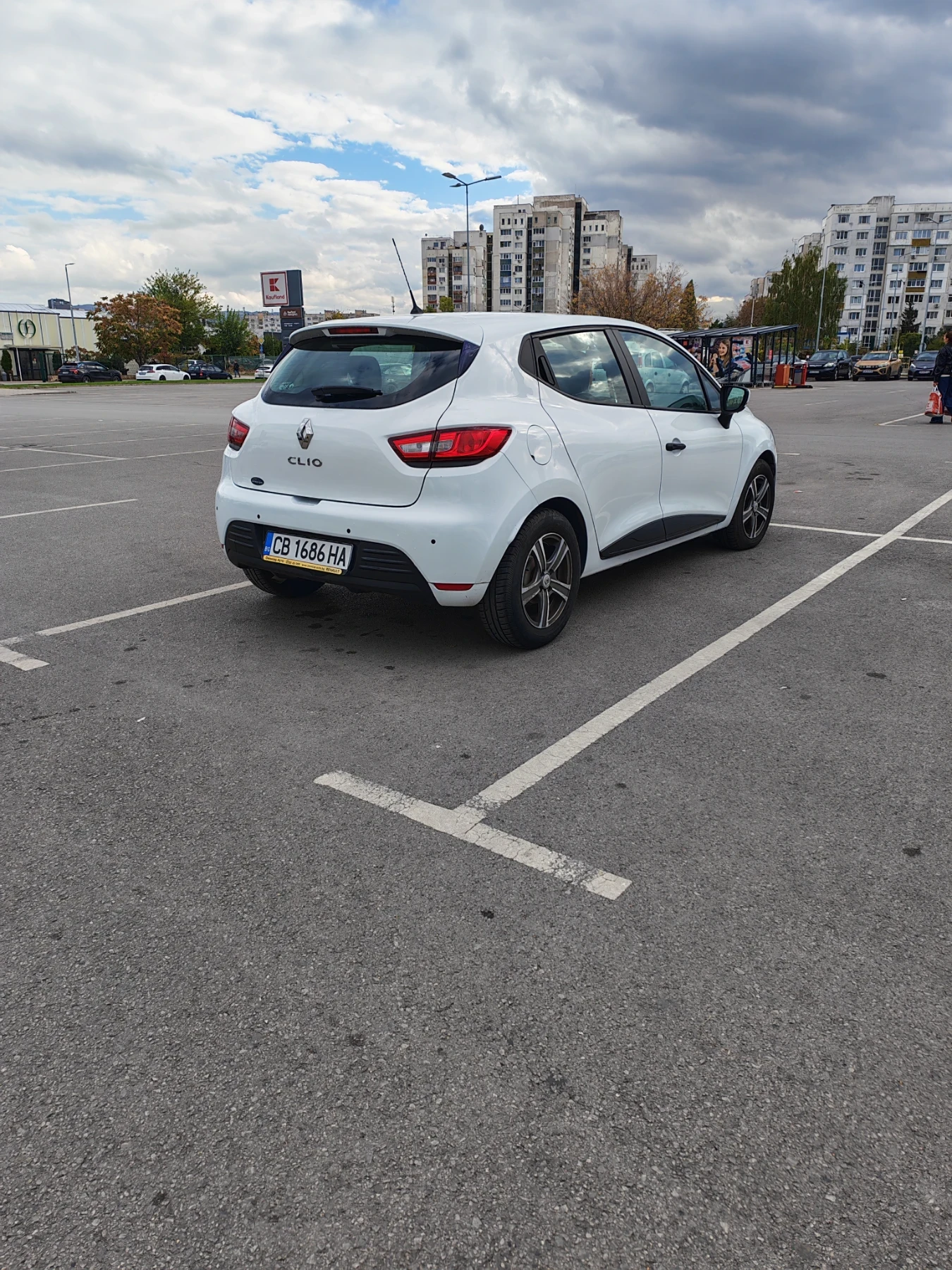 Renault Clio, снимка 2 - Автомобили и джипове - 56643050