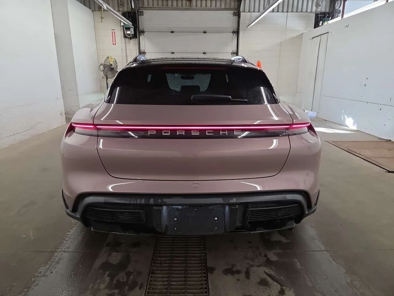 Porsche Taycan * 4 * CARFAX * ��� ������������ ������ | Mobile.bg � ����������� 17
