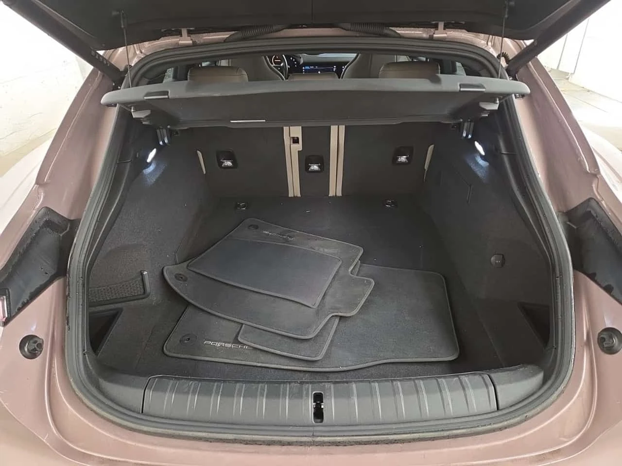 Porsche Taycan * 4 * CARFAX * ��� ������������ ������ | Mobile.bg � ����������� 14
