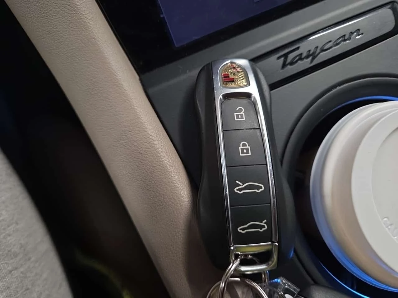 Porsche Taycan * 4 * CARFAX * ��� ������������ ������ | Mobile.bg � ����������� 8