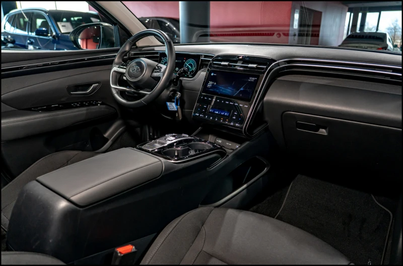 Hyundai Tucson AWD, снимка 8 - Автомобили и джипове - 52201499