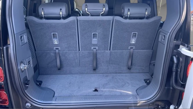 Land Rover Defender 130 D300 = X-Dynamic HSE = 8 Seats  | Mobile.bg   14