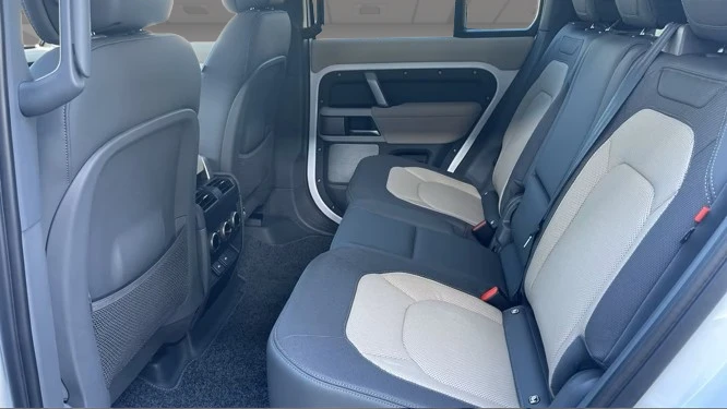 Land Rover Defender 130 D300 = X-Dynamic HSE = 8 Seats  | Mobile.bg   13