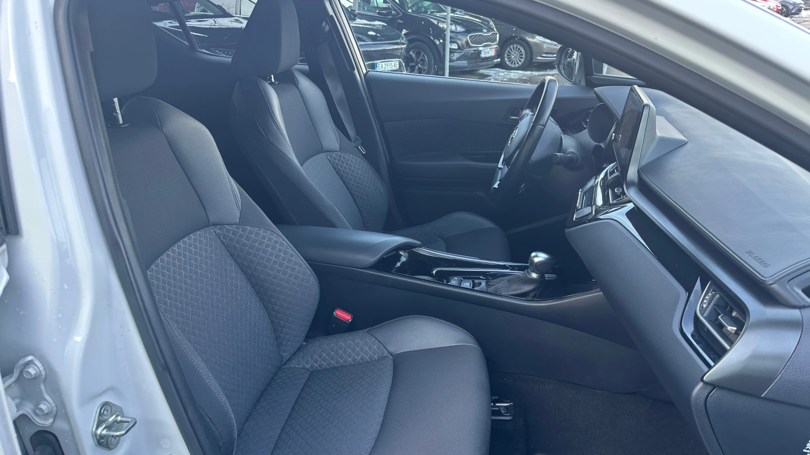 Toyota C-HR 2.0 Hybrid, Face Lift, �������� | Mobile.bg � ����������� 11