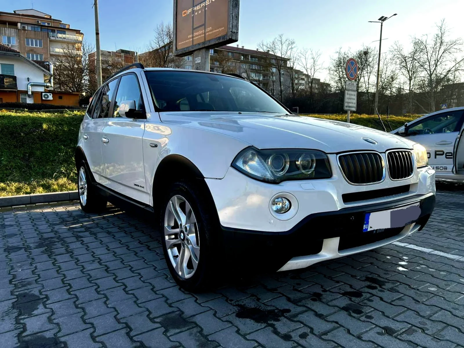 BMW X3 XDrive 2.0 | СМЕНЕНА ВЕРИГА | НАВИГАЦИЯ | ПАНОРАМА, снимка 4 - Автомобили и джипове - 53708029