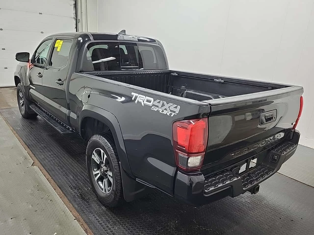 Toyota Tacoma * SR5 CREW CAB LONG BED * 2 КЛЮЧА * , снимка 4 - Автомобили и джипове - 54109973