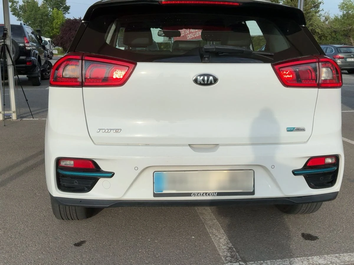 Kia Niro ОЧАКВАН ВНОС СМЯНА НА ЦВЯТ 1000евро, снимка 8 - Автомобили и джипове - 54793065