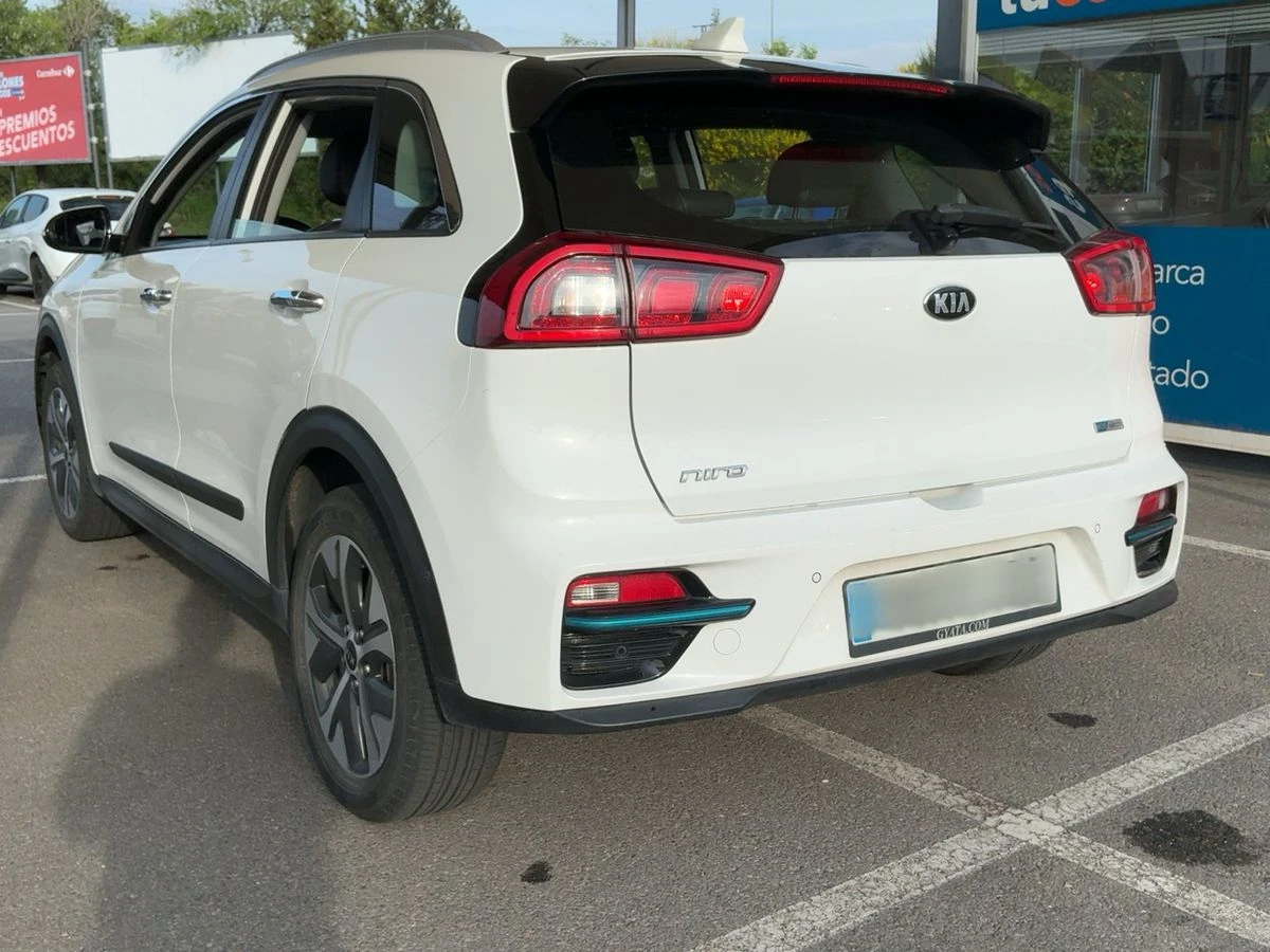 Kia Niro ОЧАКВАН ВНОС СМЯНА НА ЦВЯТ 1000евро, снимка 17 - Автомобили и джипове - 54793065