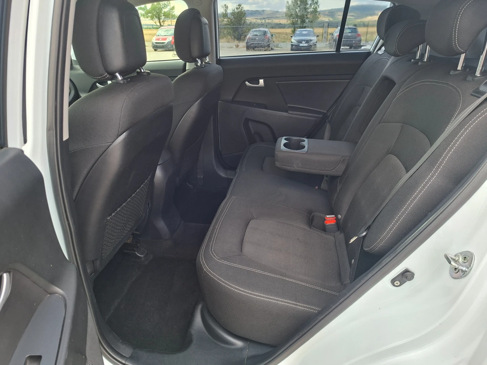 Kia Sportage 1, 7 crdi, снимка 11 - Автомобили и джипове - 55177829