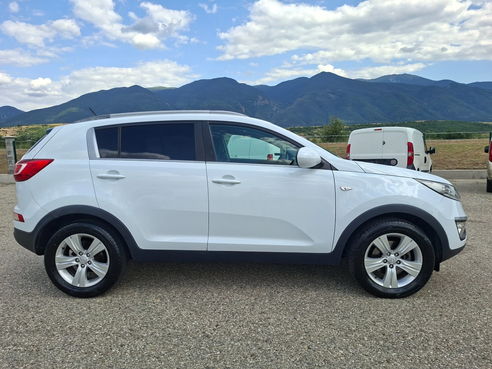 Kia Sportage 1, 7 crdi, снимка 4 - Автомобили и джипове - 55177829