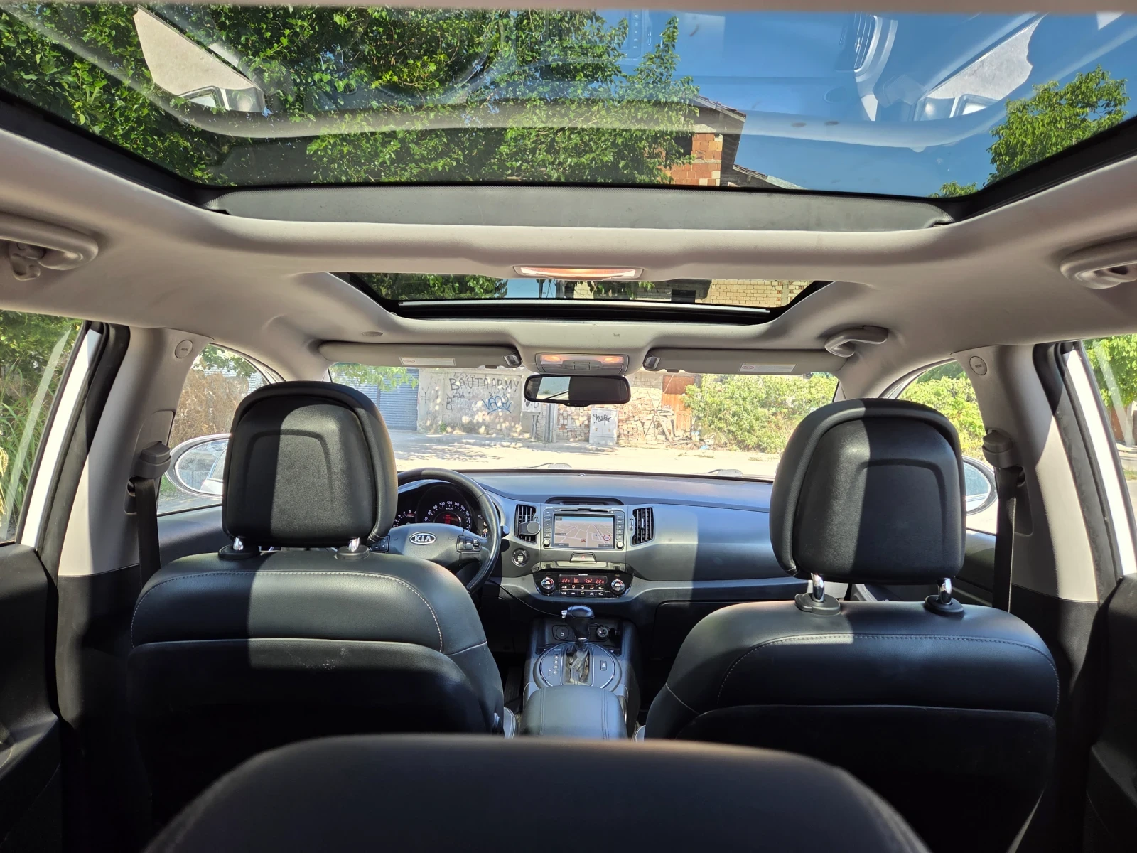 Kia Sportage 4х4/Панорама/Автомат Навигация/Камера Кожа/Подгрев, снимка 11 - Автомобили и джипове - 55494934