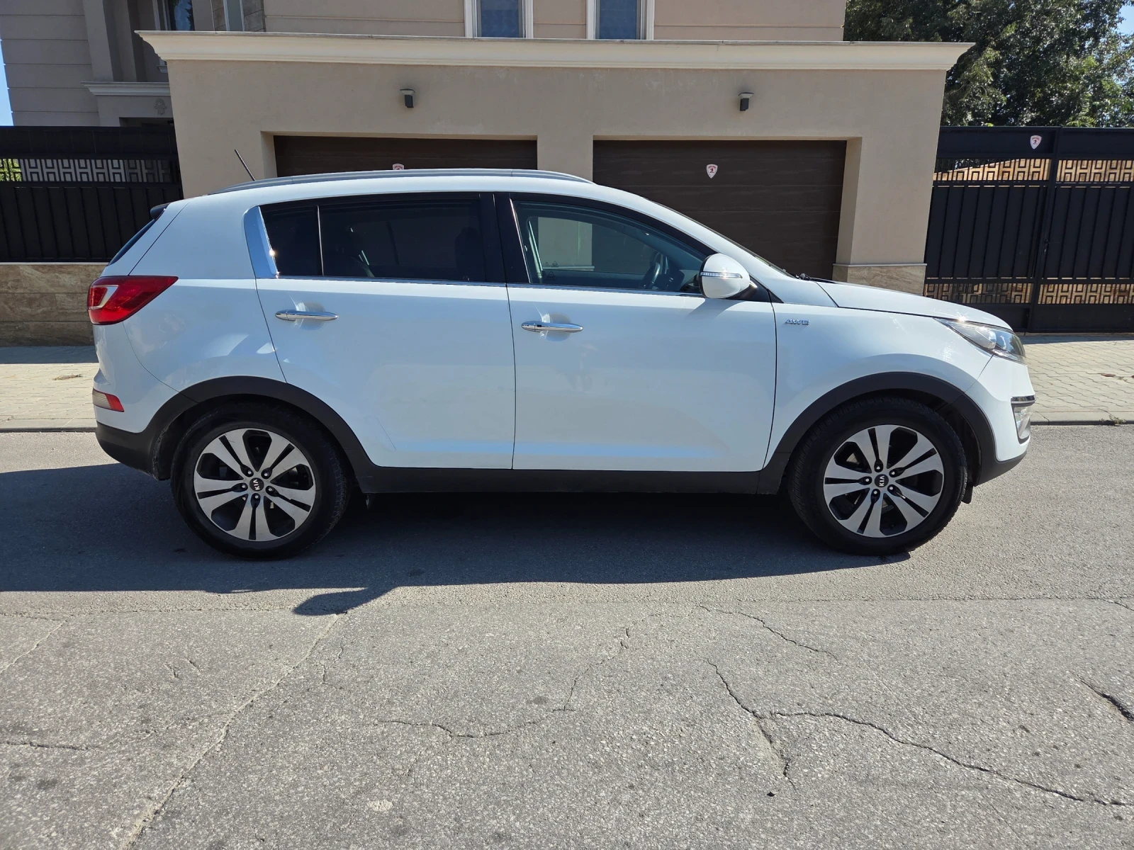 Kia Sportage 4х4/Панорама/Автомат Навигация/Камера Кожа/Подгрев, снимка 4 - Автомобили и джипове - 55494934