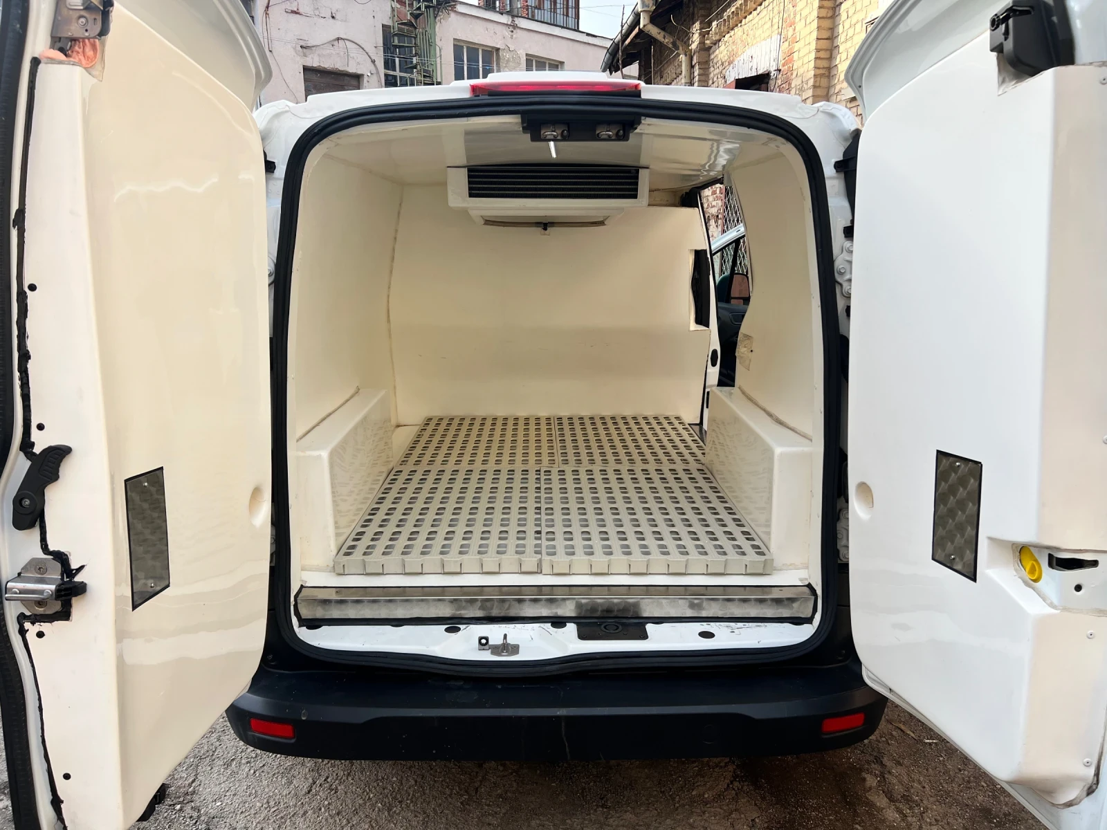 Ford Transit 1.5 DIESEL Хладилен ПИКАП  - изображение 9