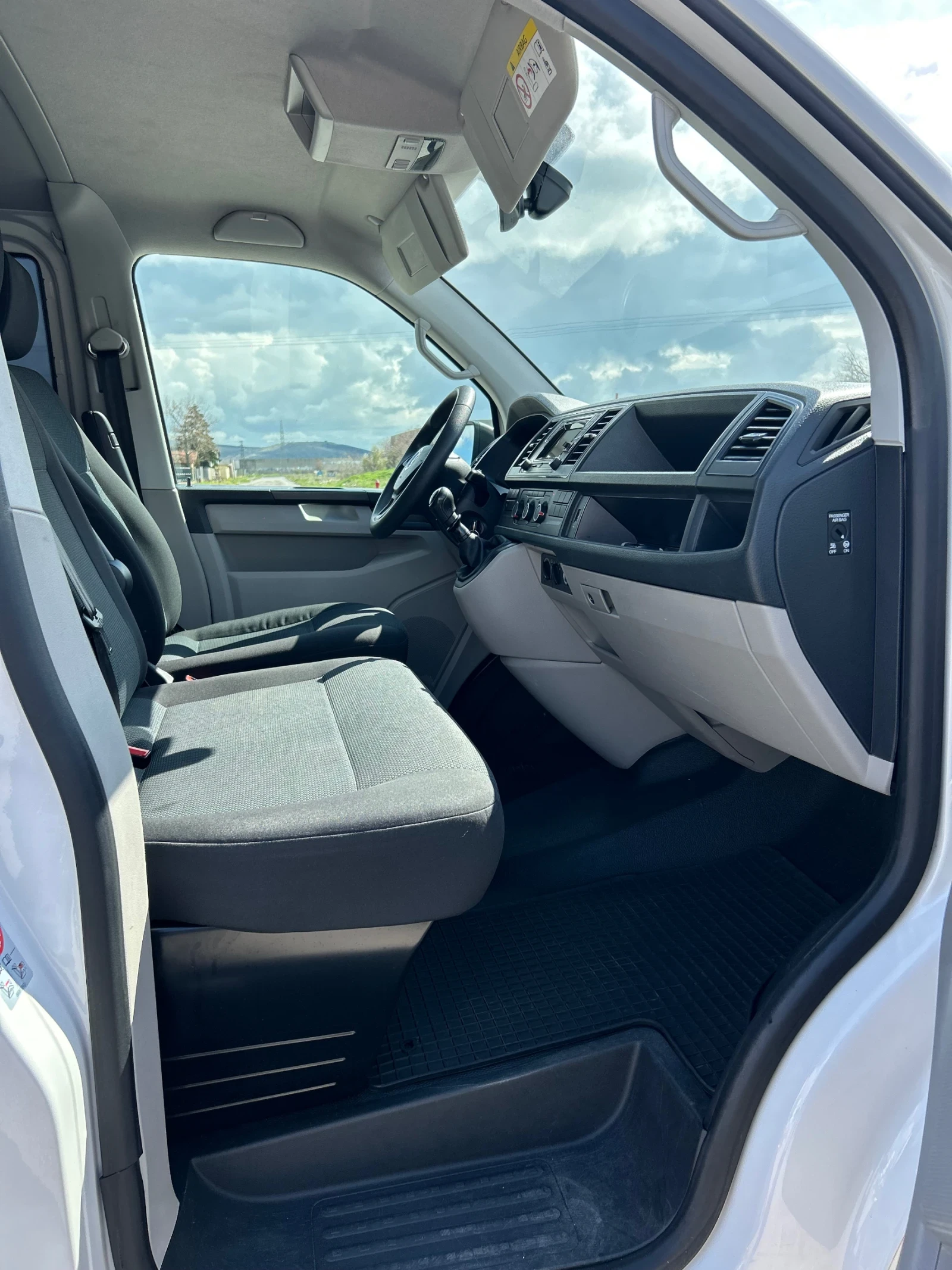 VW T6 Transporter 2.0TDI 150ps LONG 8+ 1 2019г 6скорости, снимка 12 - Бусове и автобуси - 54086725